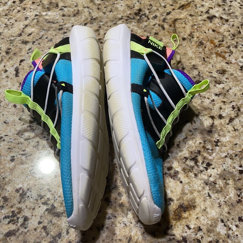 Nike - Picture 4 of 10